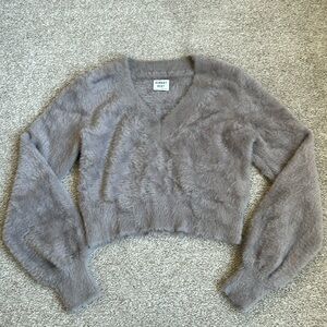 Aritzia - Sunday Best Kitten V-Neck Sweater